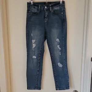 Judy Blue Distressed Capri Jeans in Dark Blue